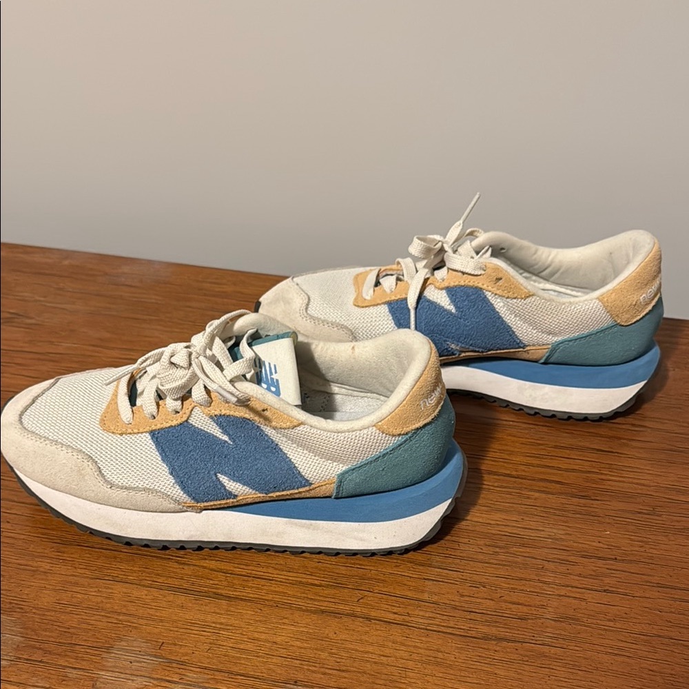 New Balance 237 Sneakers
